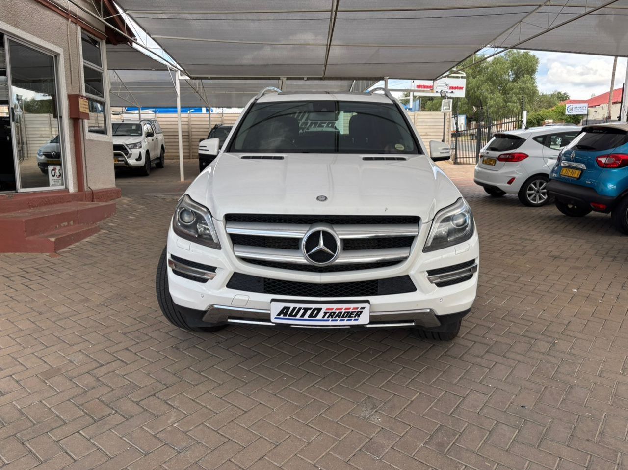 2016 Mercedes-Benz GL 500 BE pictures