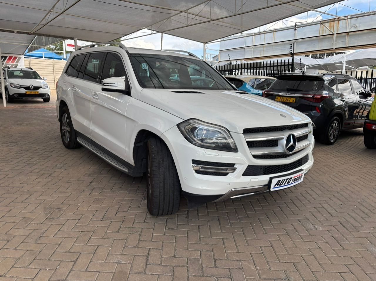 2016 Mercedes-Benz GL 500 BE pictures
