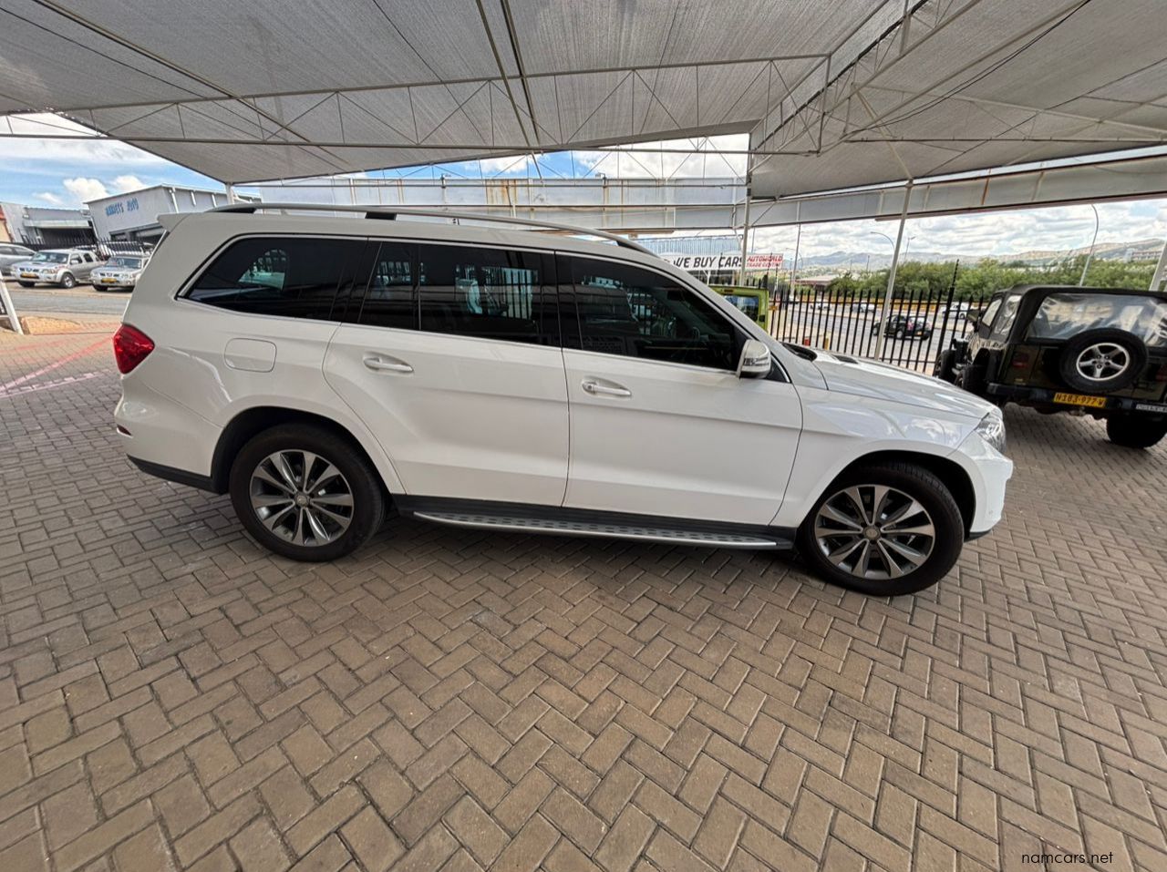 2016 Mercedes-Benz GL 500 BE pictures
