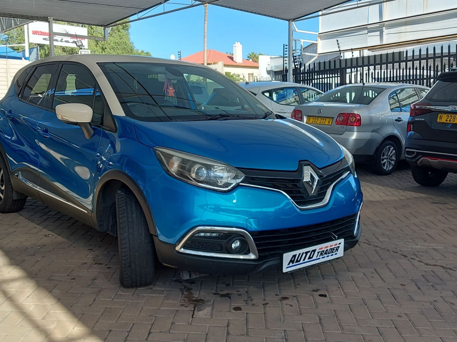 2015 Renault Captur Dynamique pictures