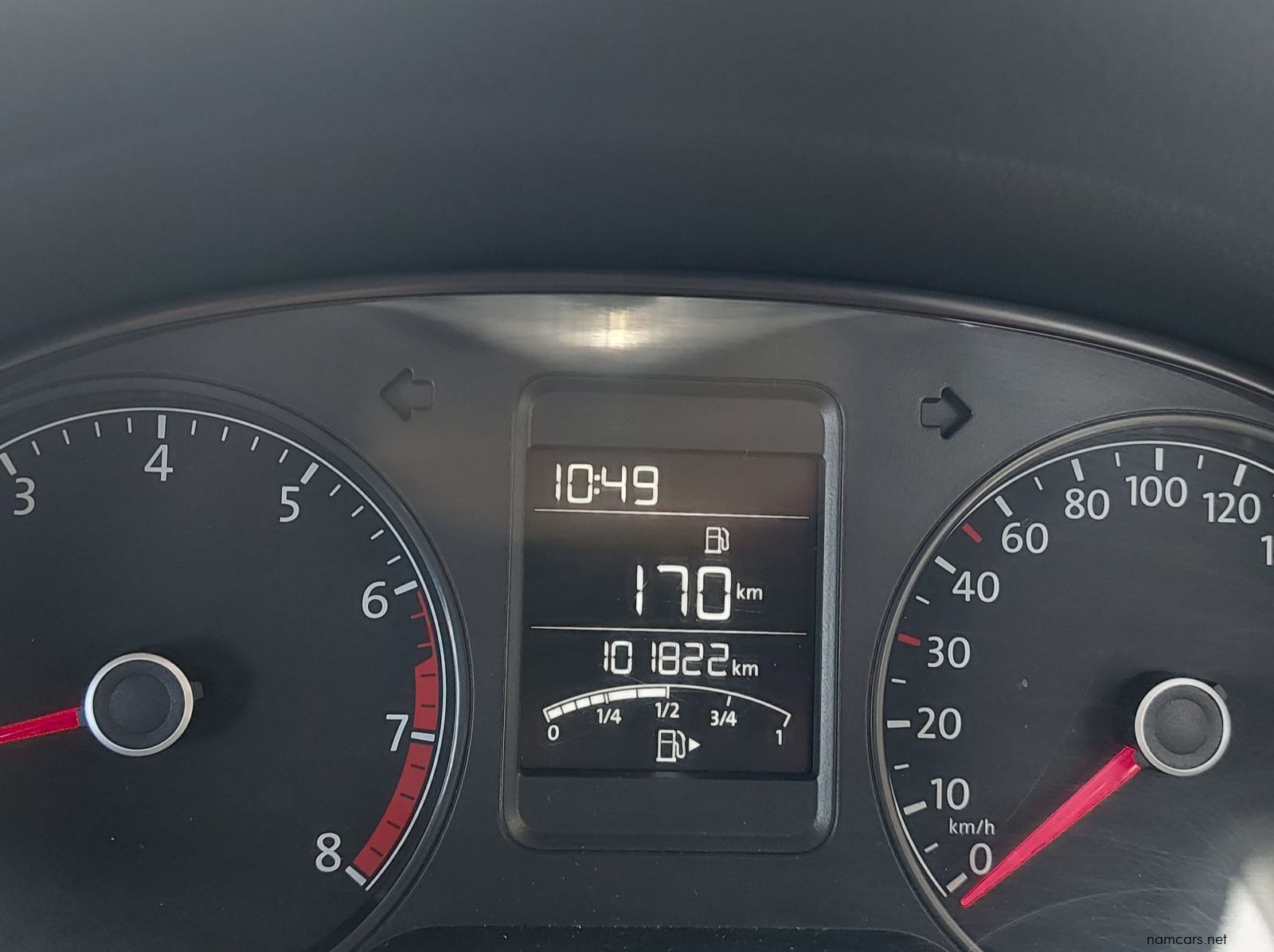 2016 Volkswagen Polo Comfortline pictures