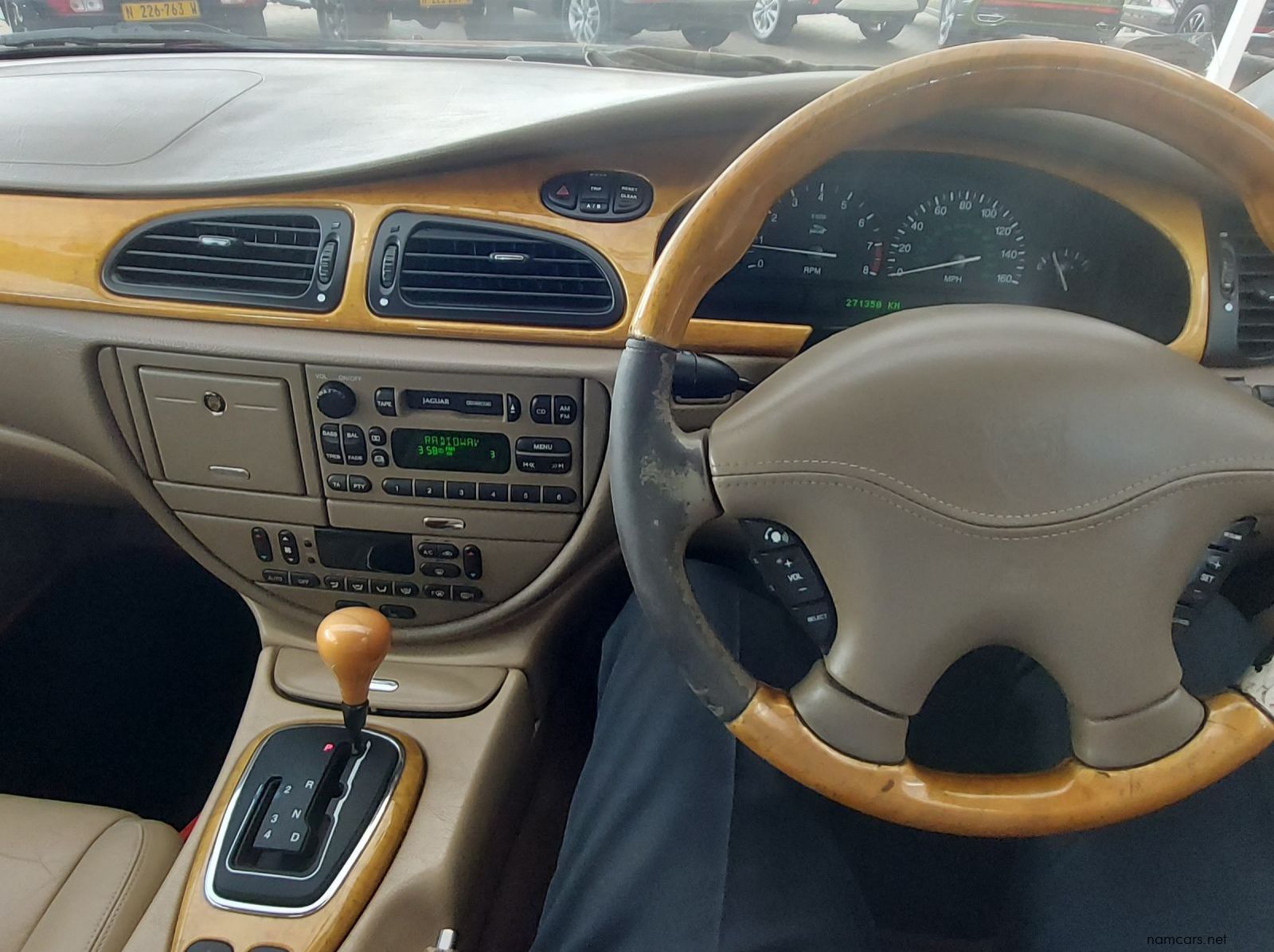 1997 Jaguar S-Type V6 pictures