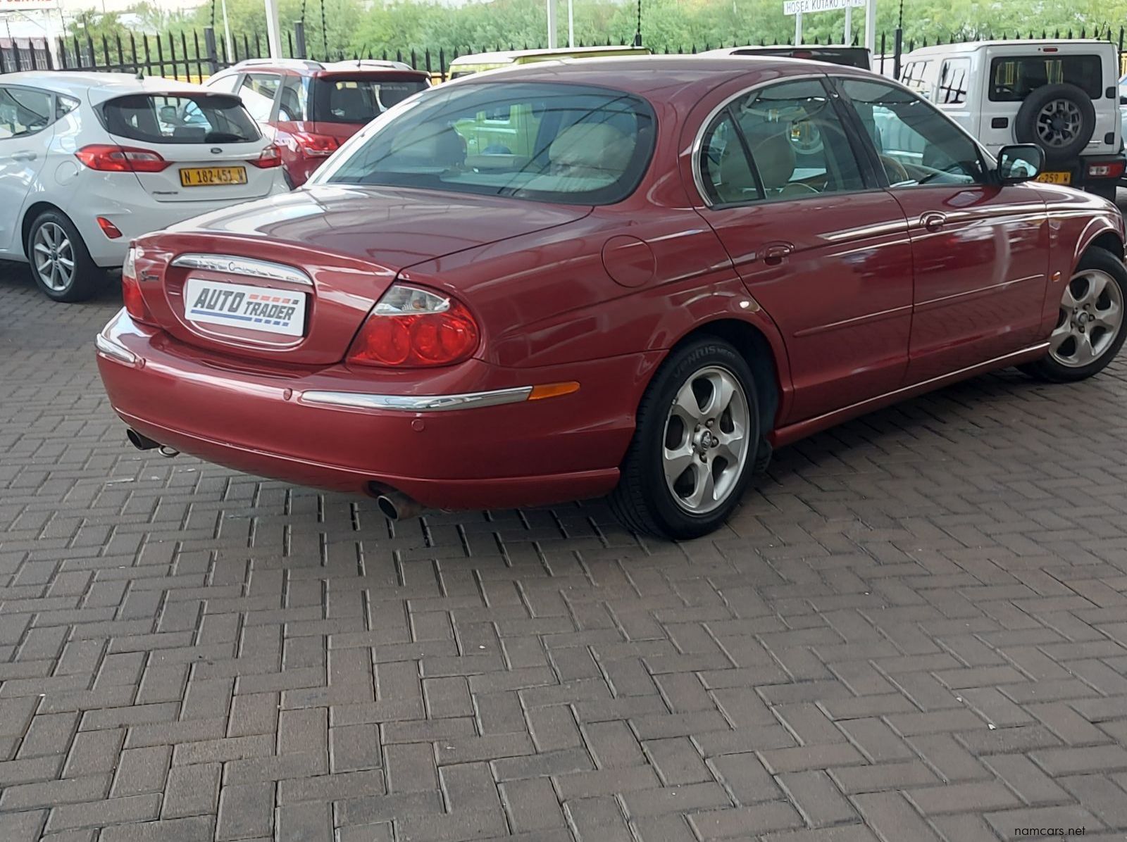 1997 Jaguar S-Type V6 pictures