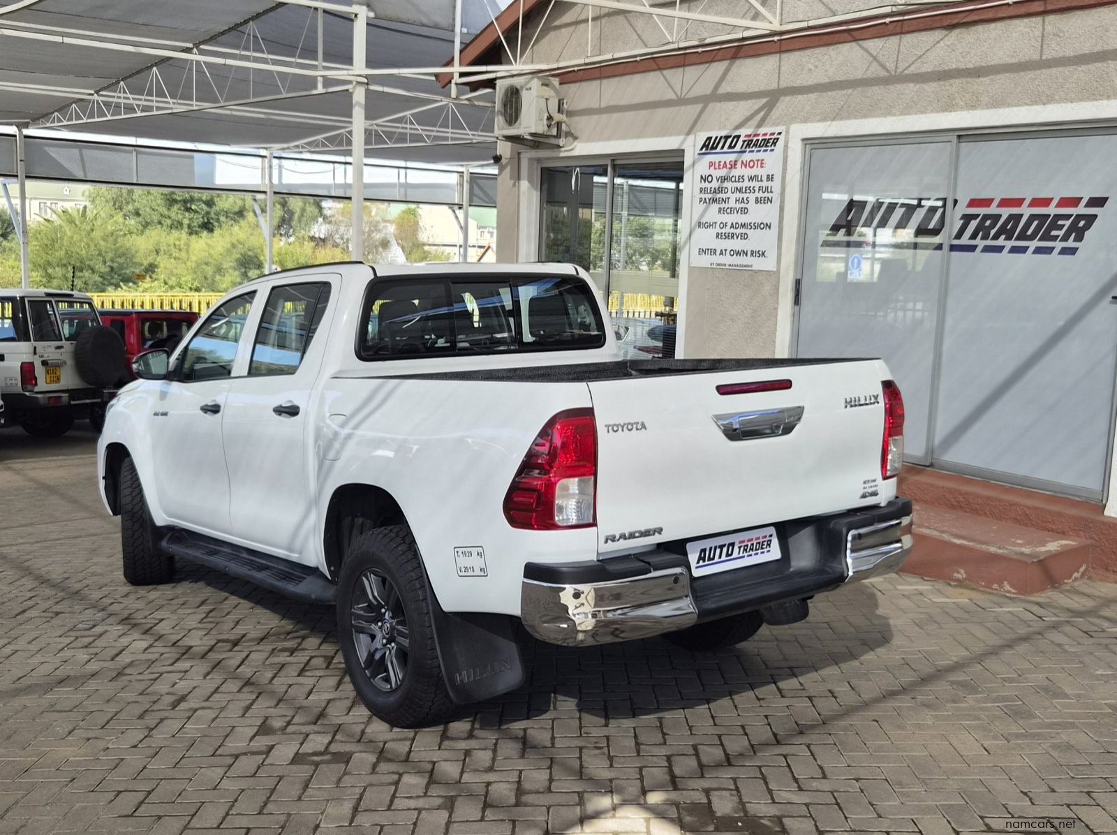 2023 Toyota Hilux GD-6 pictures