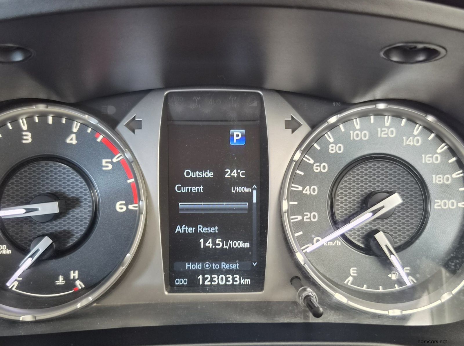 2023 Toyota Hilux GD-6 pictures