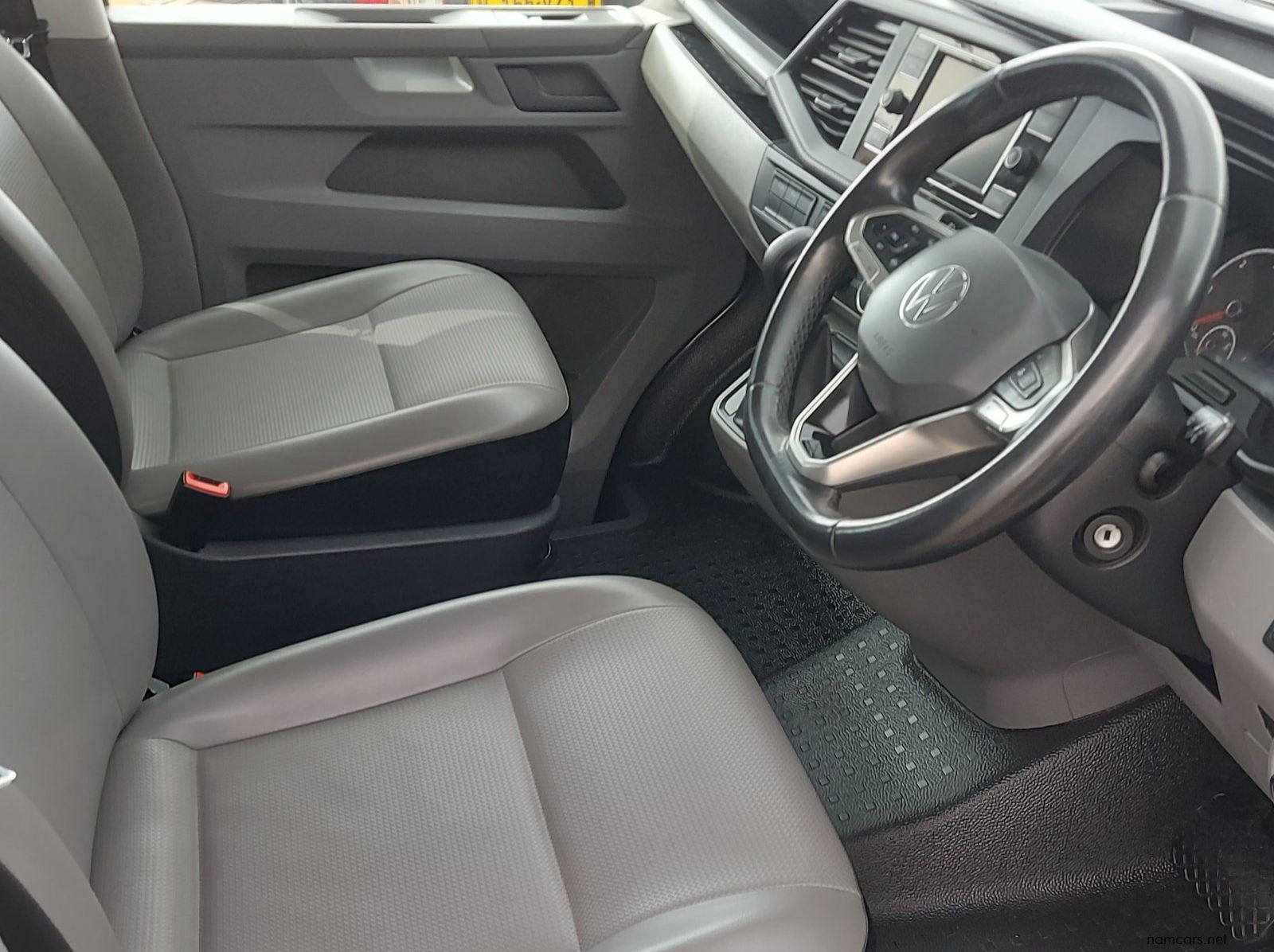 2023 Volkswagen T6 C Bus LWB pictures