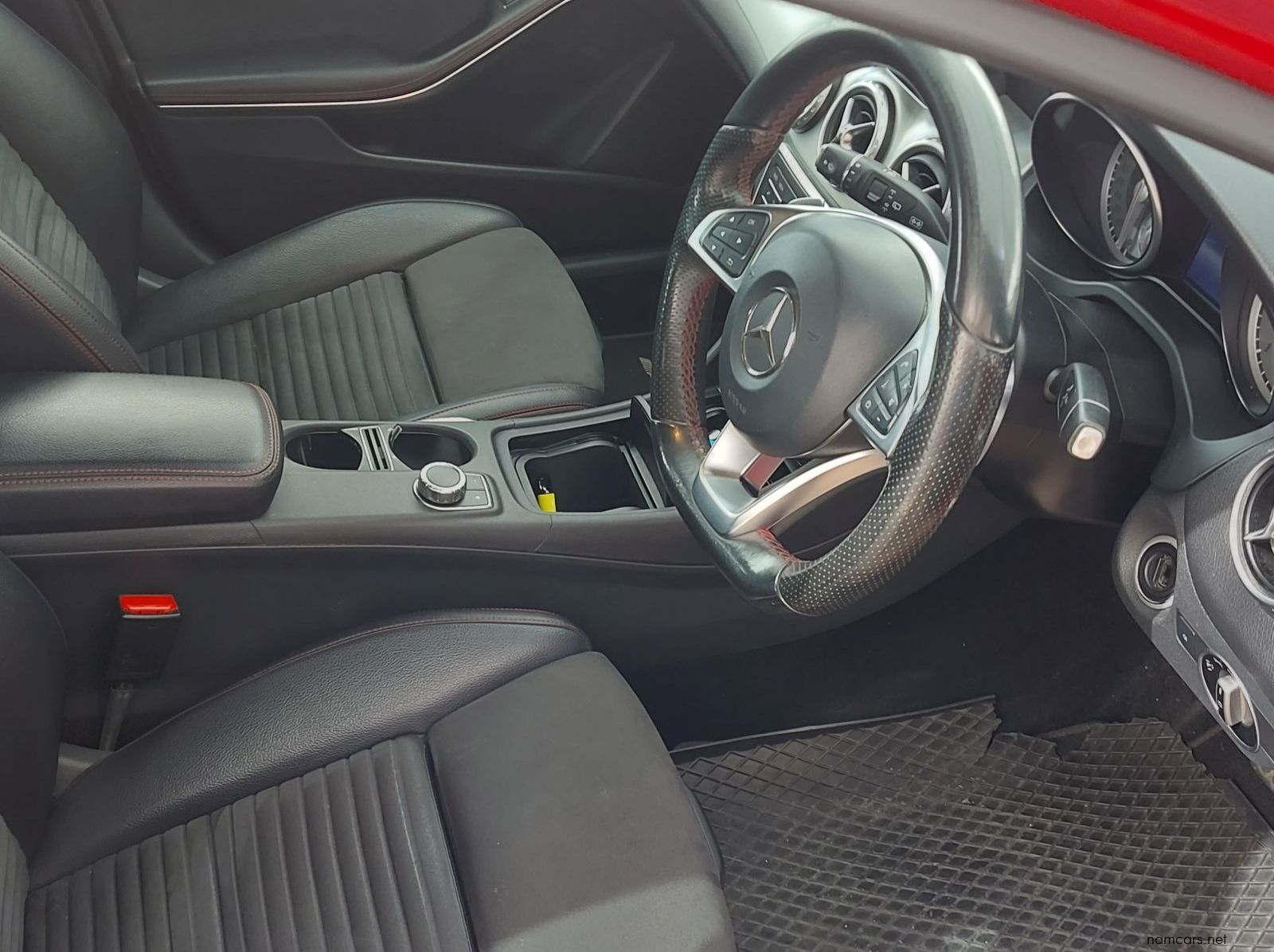 2016 Mercedes-Benz GLA 220D 4Matic pictures