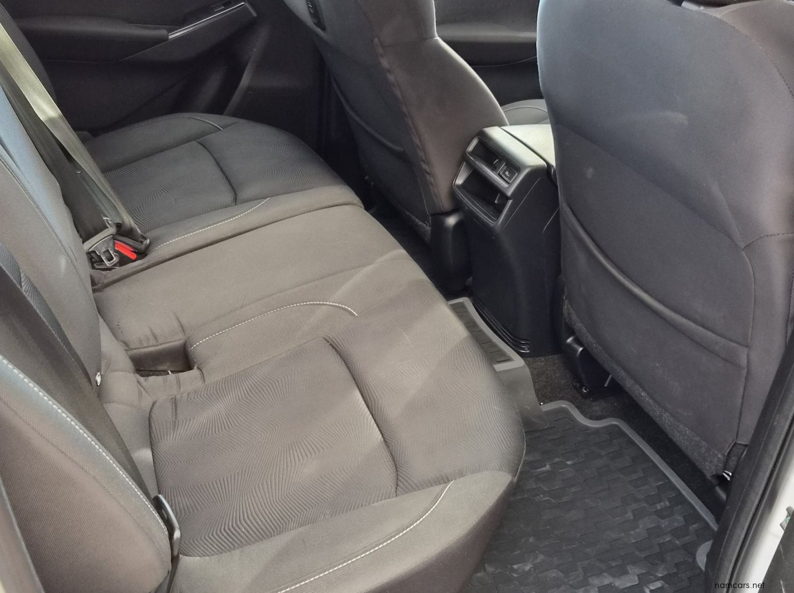 2023 Isuzu D-Max DDI LS pictures