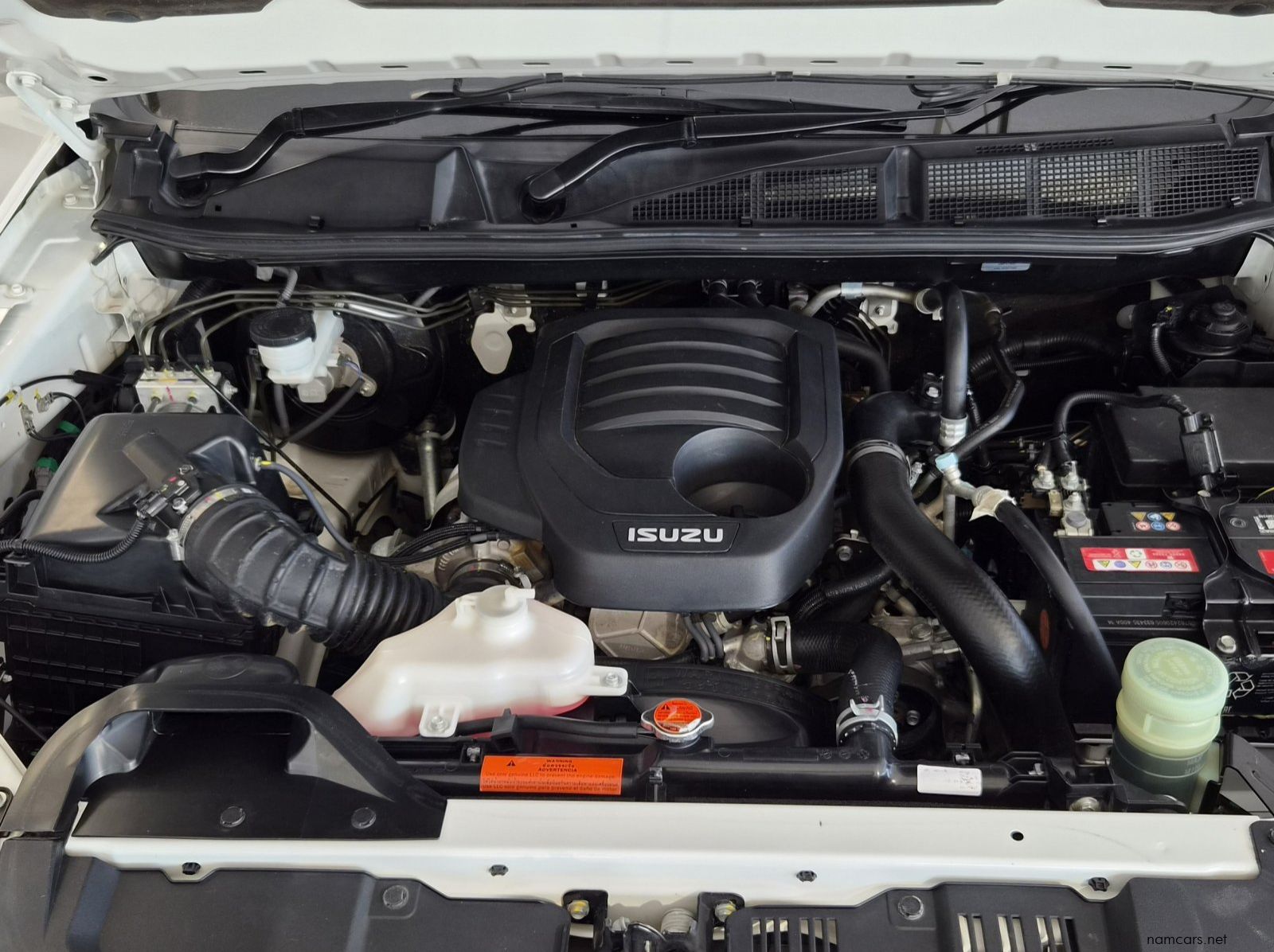 2023 Isuzu D-Max DDI LS pictures