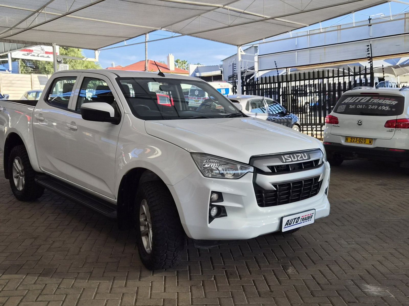 2023 Isuzu D-Max DDI LS pictures