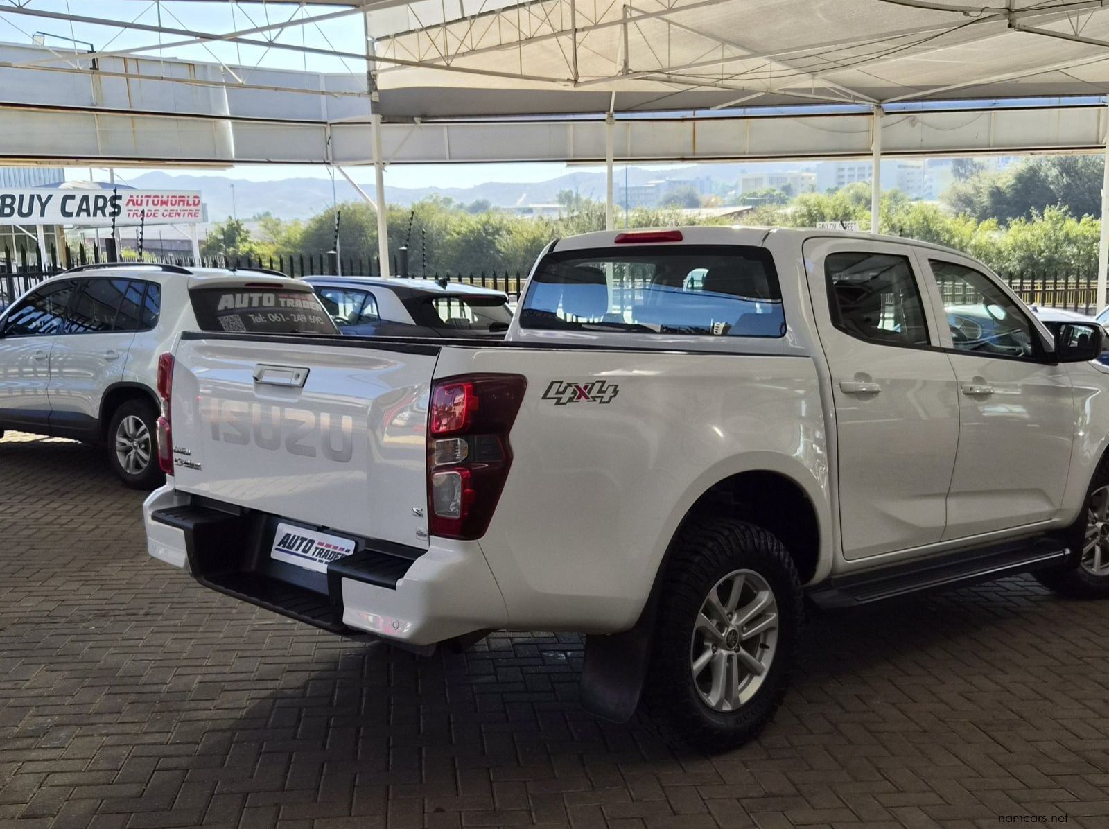 2023 Isuzu D-Max DDI LS pictures