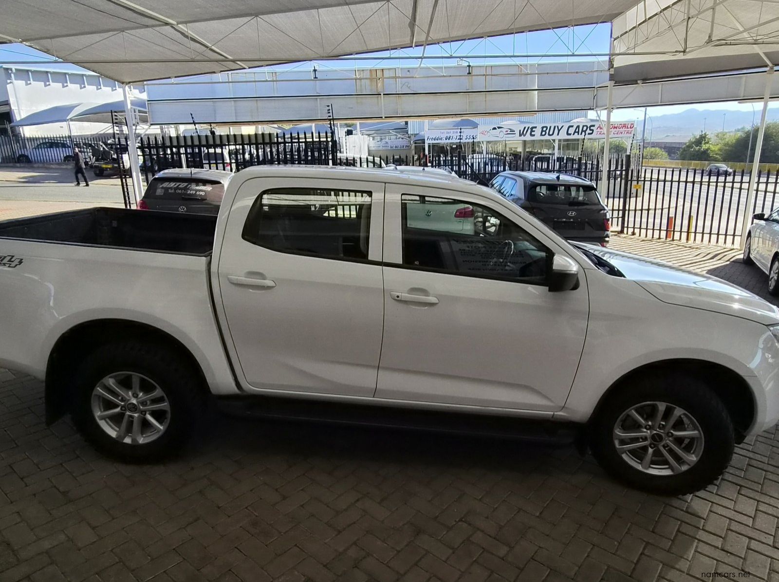 2023 Isuzu D-Max DDI LS pictures