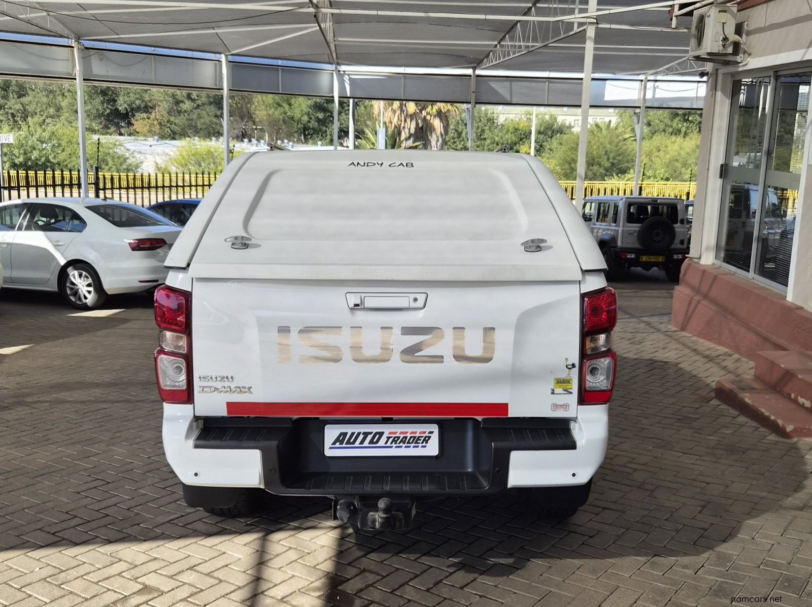 2022 Isuzu D-Max DDI LS pictures