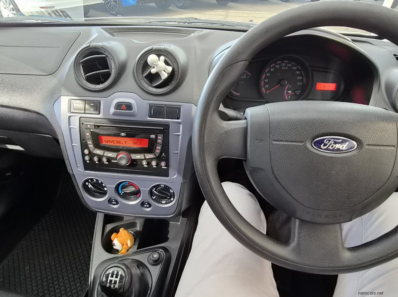 2014 Ford Figo Ambiente pictures