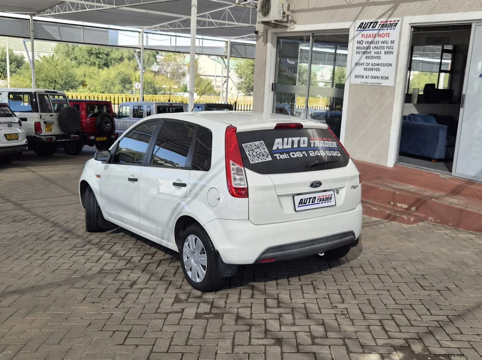 2014 Ford Figo Ambiente pictures