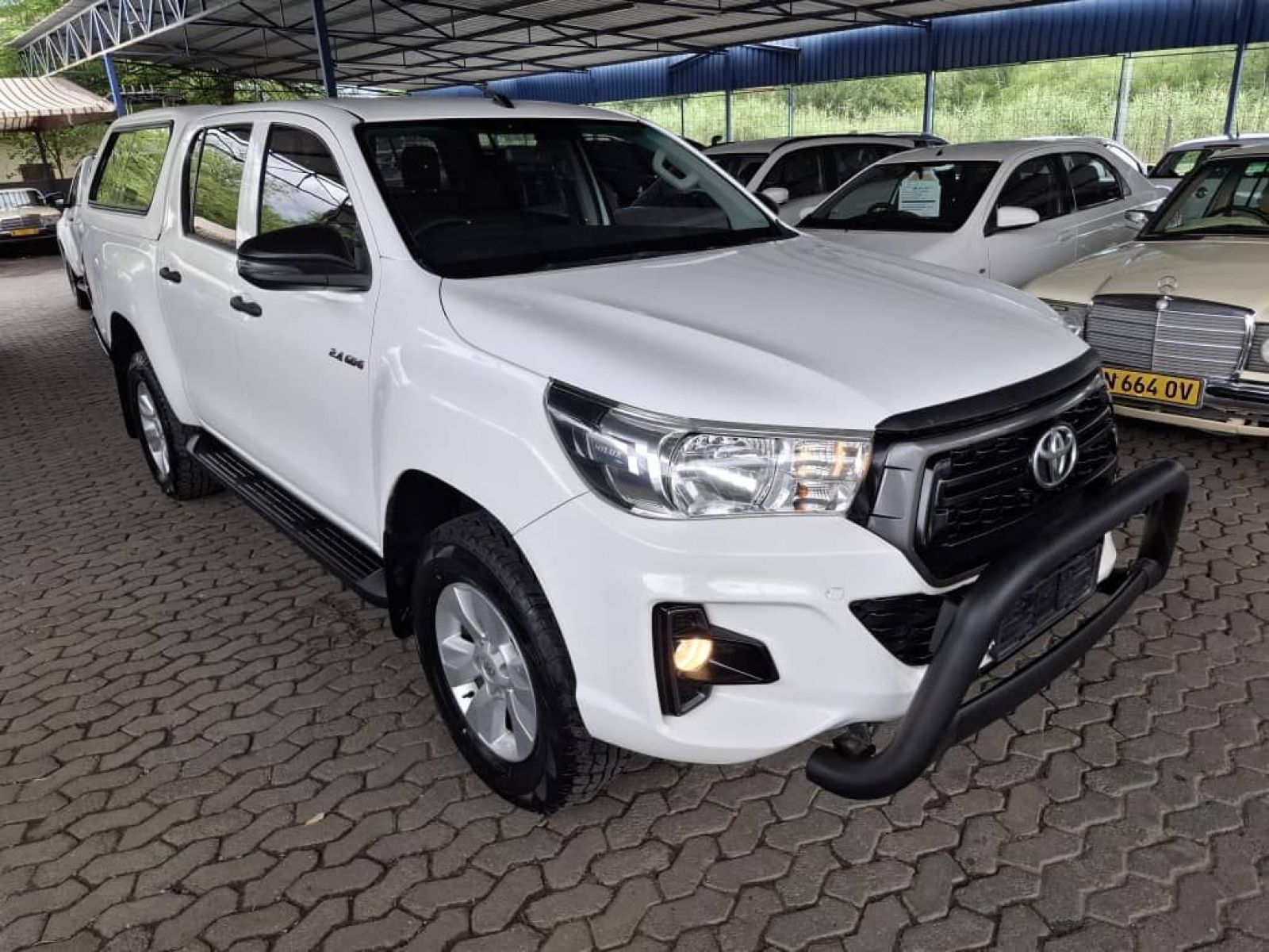2019 Toyota HILUX 2.4 GD6 SRX 4X4 D/CAB MAN photo