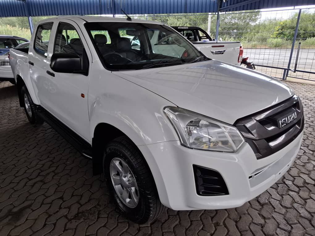 2018 Isuzu KB250 D-TEQ D/CAB 4X4 MAN photo