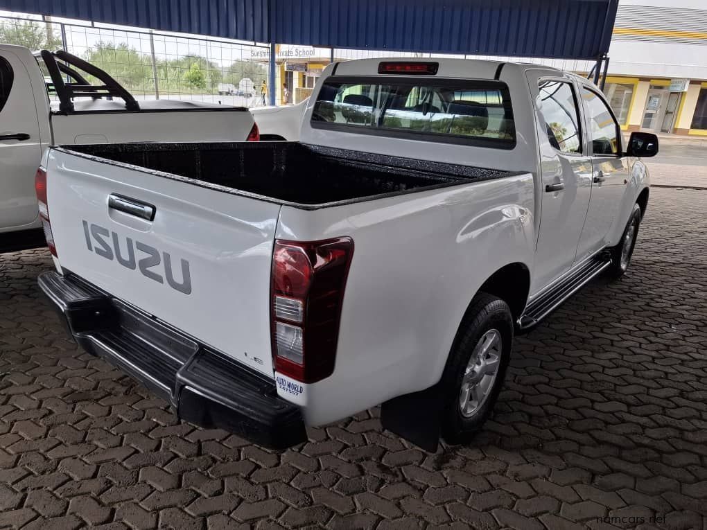 2018 Isuzu KB250 D-TEQ D/CAB 4X4 MAN photo