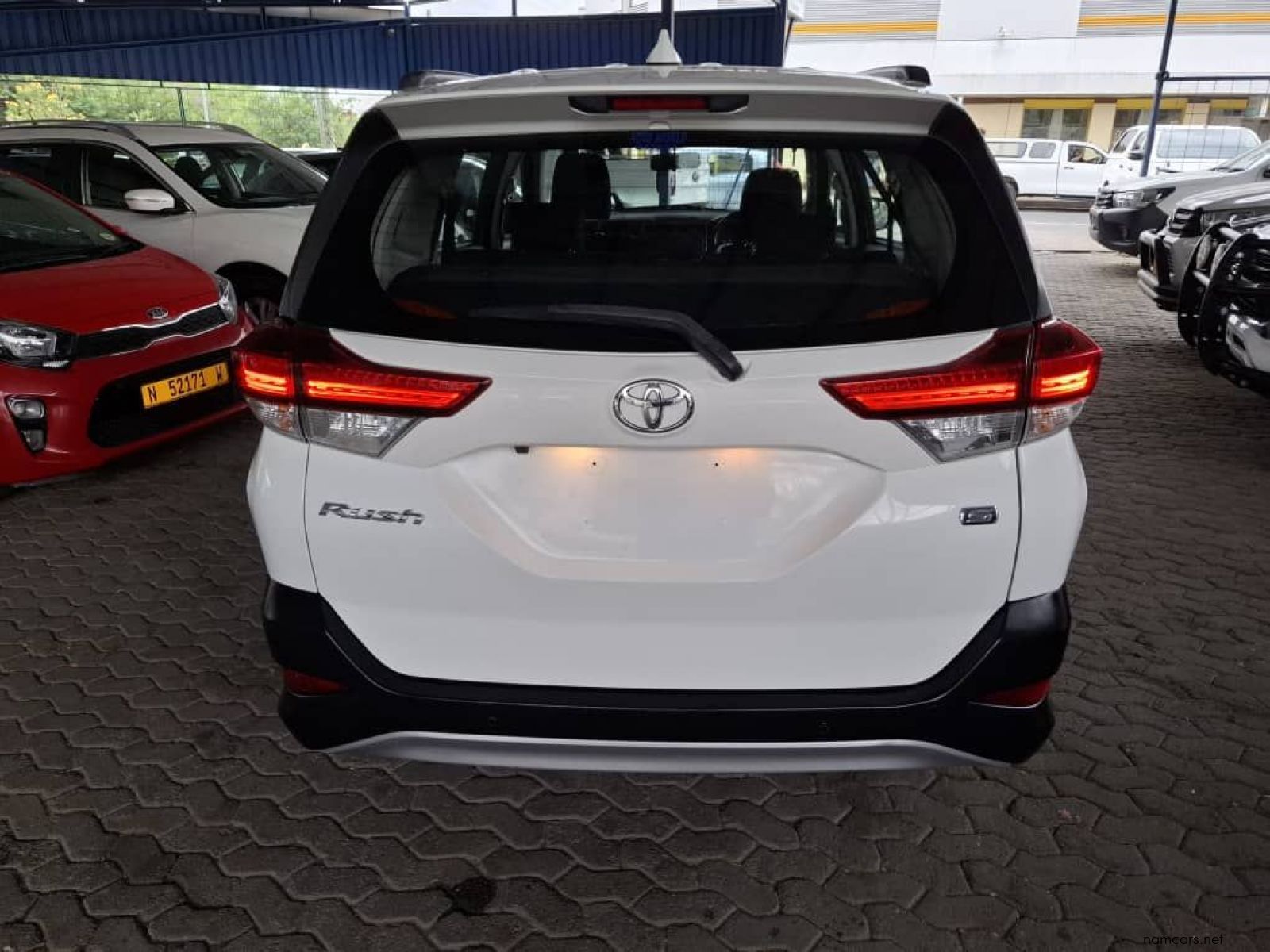 2018 Toyota RUSH 1.5 AUTO - 7 SEATER photo
