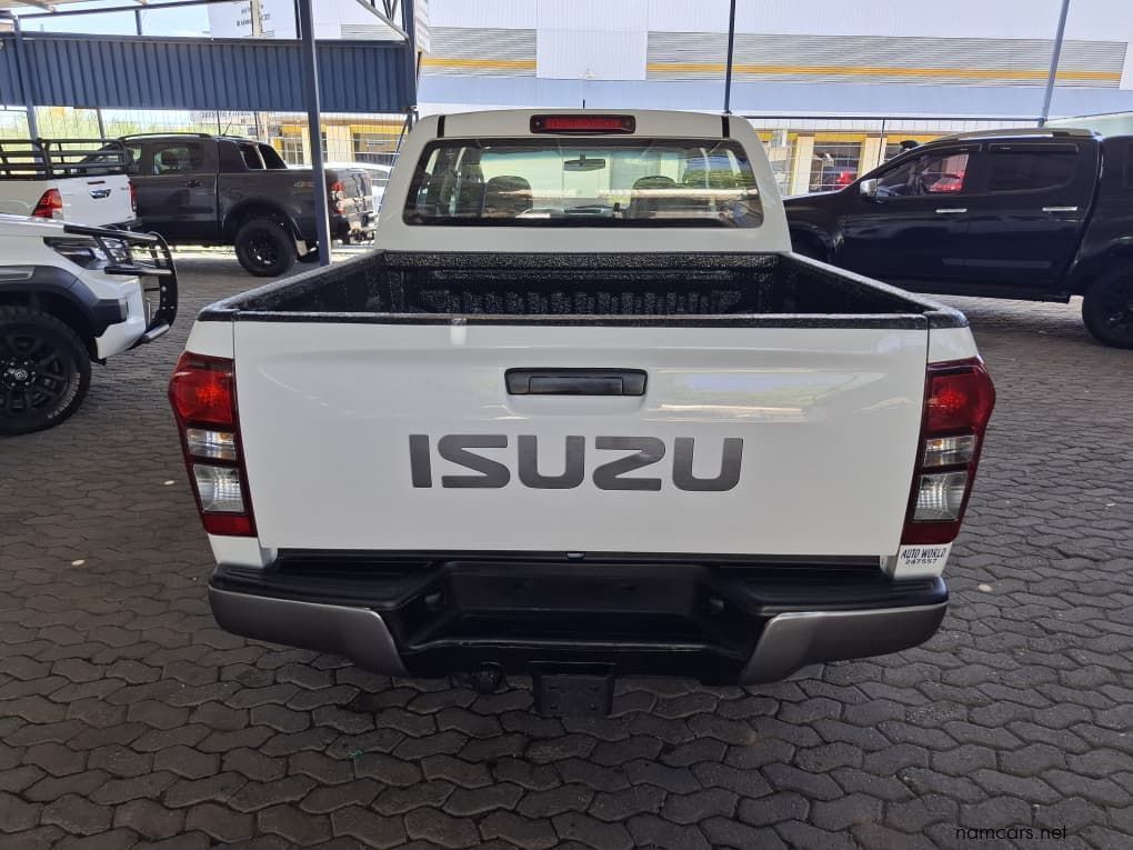 2021 Isuzu D-MAX 2.5 D/CAB 4X4 HI-RIDER photo