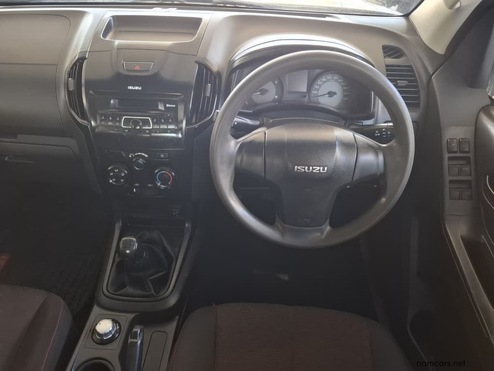 2021 Isuzu D-MAX 2.5 D/CAB 4X4 HI-RIDER photo