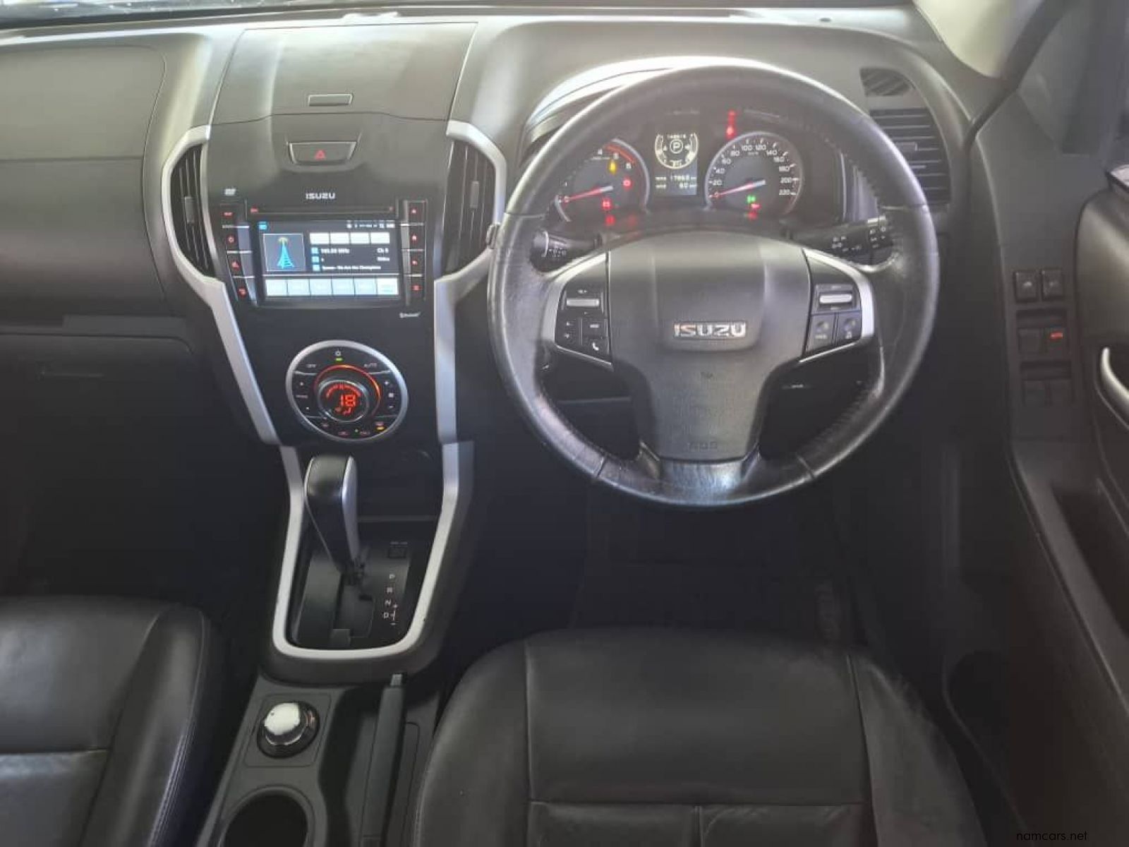 2016 Isuzu KB300 LX D-TEQ D/CAB 4X4 AUTO photo