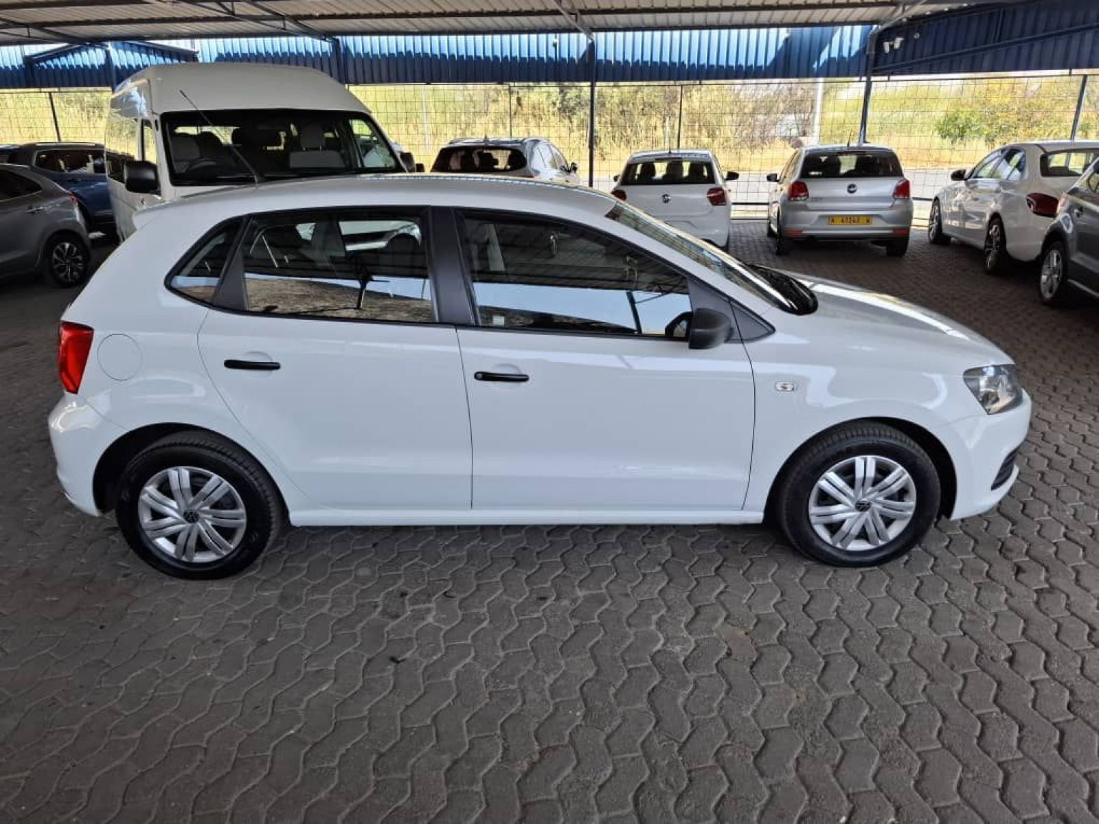 Volkswagen POLO VIVO 1.4 TREDLINE in Namibia