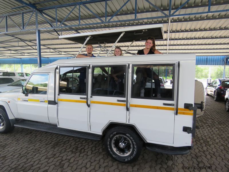 2017 Toyota LANDCRUISER 4,2 DIESEL TOURIST BUS photo