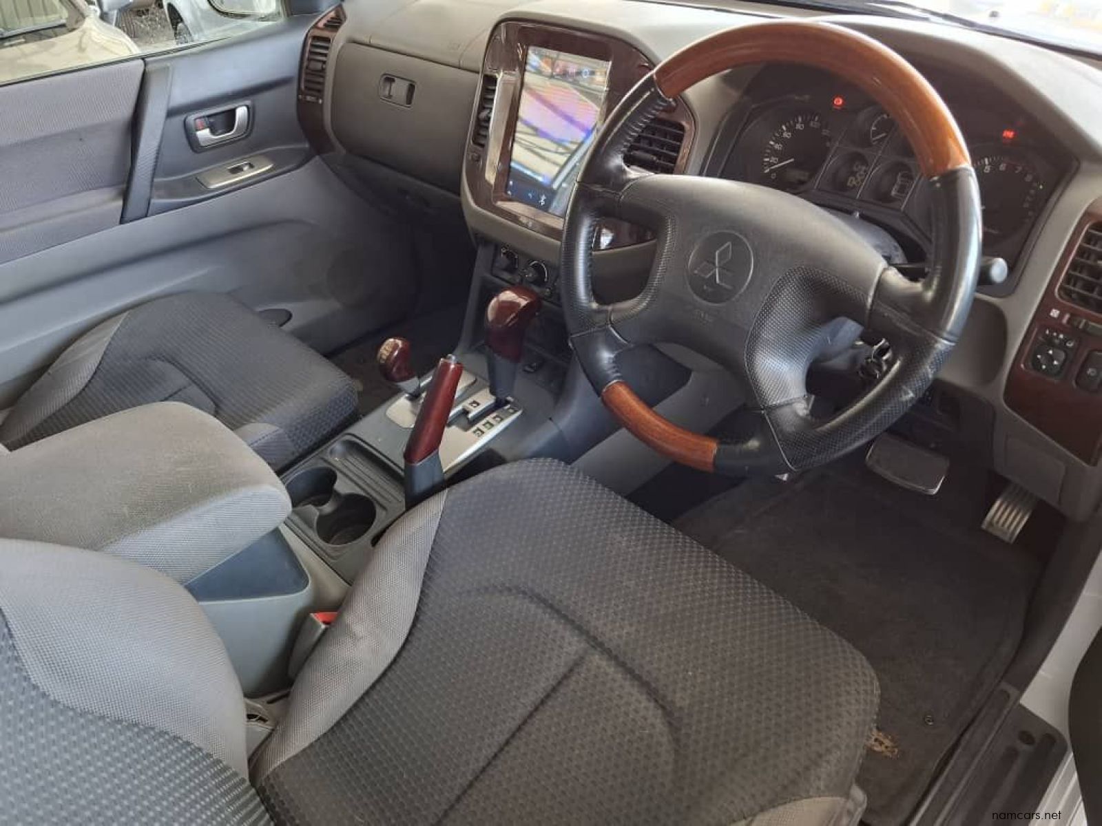 2005 Mitsubishi PAJERO 3.8 V6 SWB AUTO photo