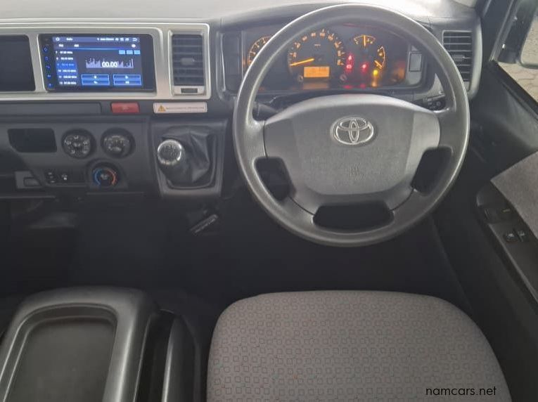 2021 Toyota QUANTUM 2.5 D4D GL 14 SEATER pictures