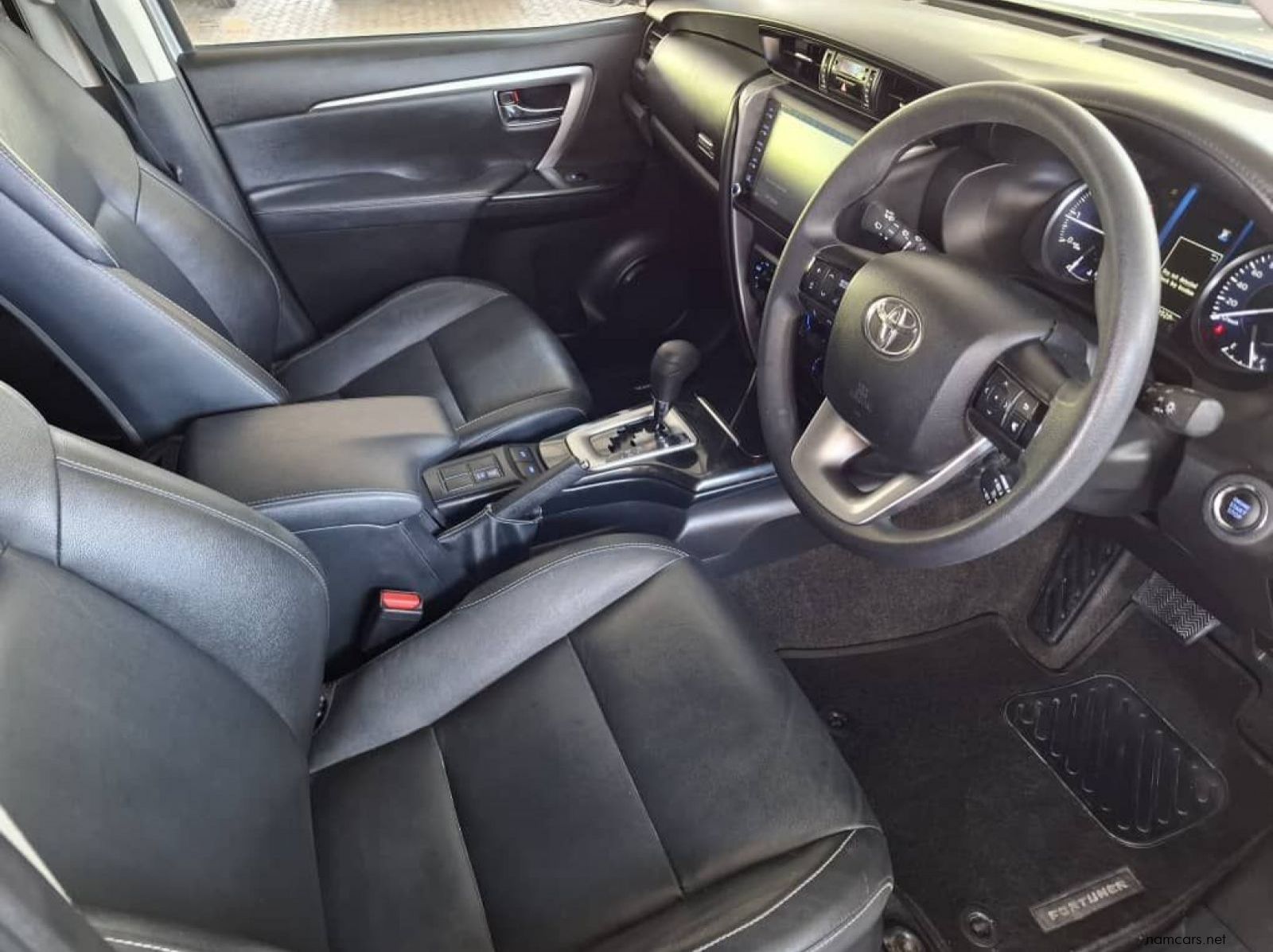 2024 Toyota FORTUNER 2.4 GD6 4X4 AUTO pictures