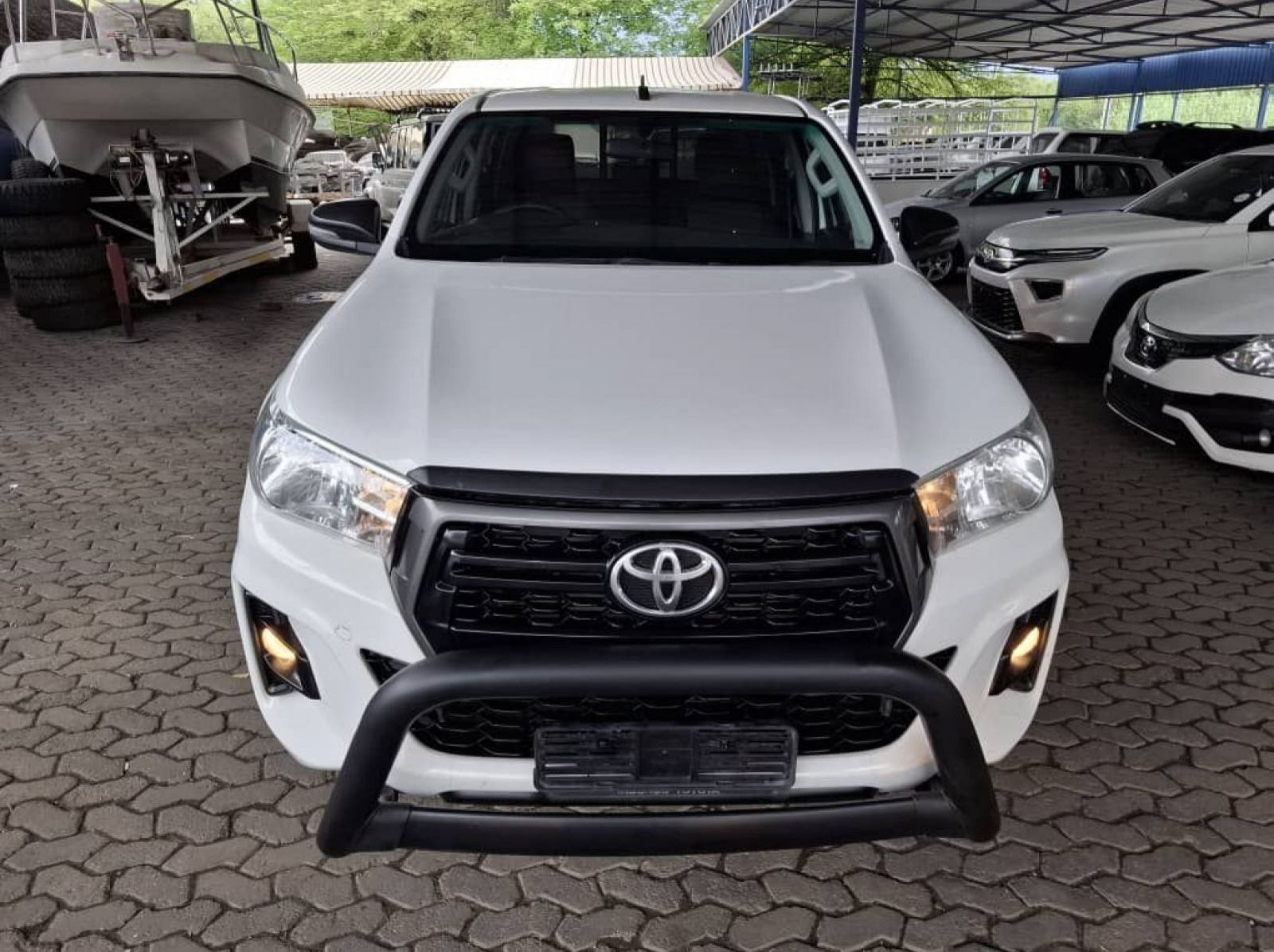 2019 Toyota HILUX 2.4 GD6 SRX 4X4 D/CAB MAN pictures