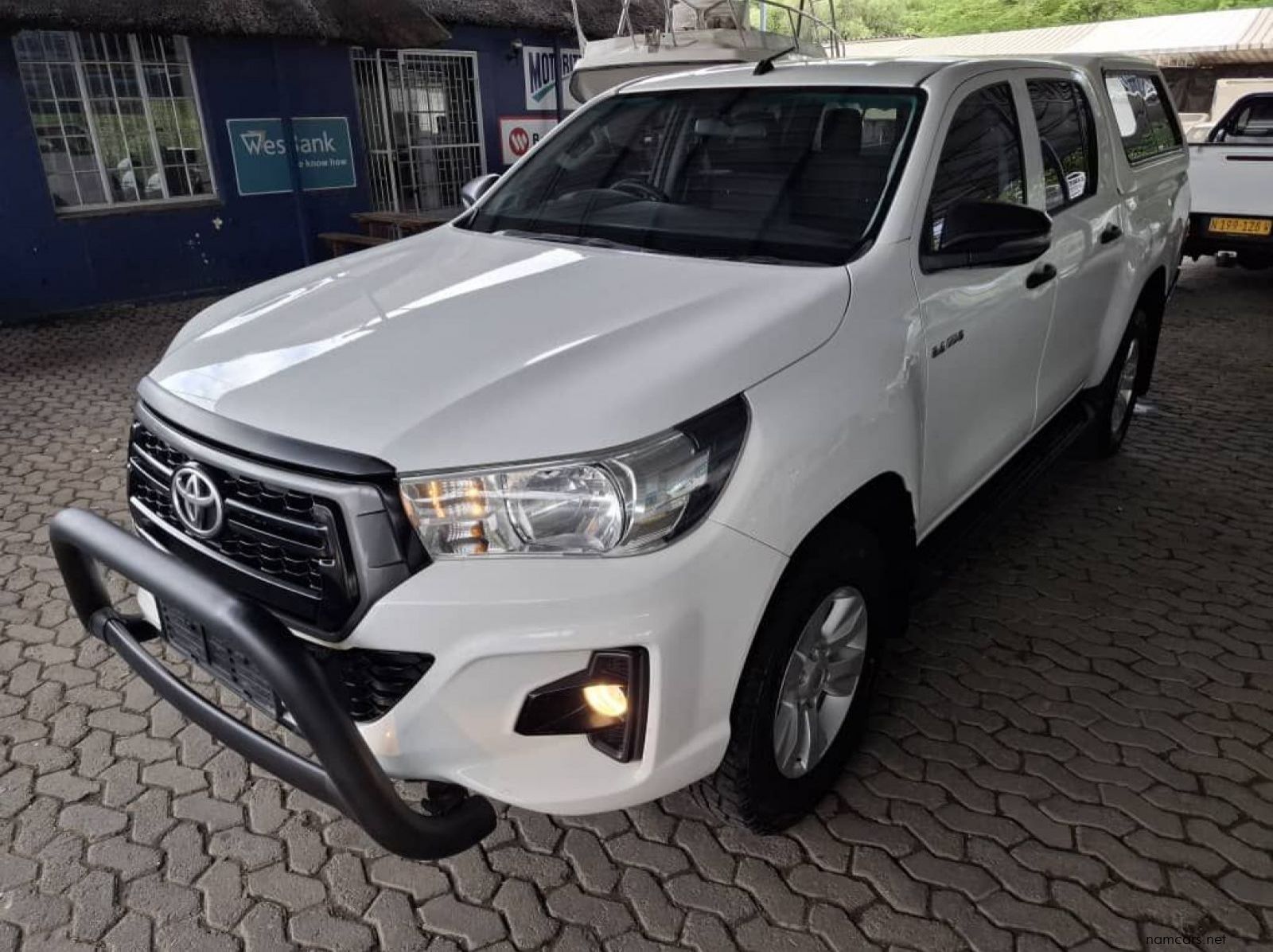 2019 Toyota HILUX 2.4 GD6 SRX 4X4 D/CAB MAN pictures