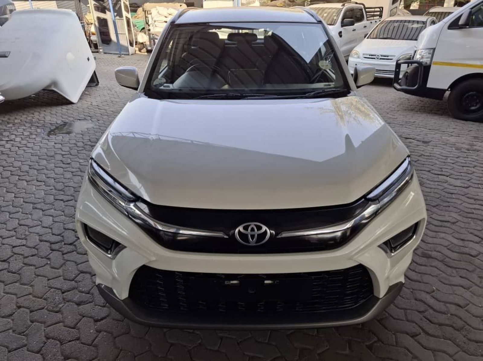 2024 Toyota URBAN CRUISER 1.5 XR AUTO pictures