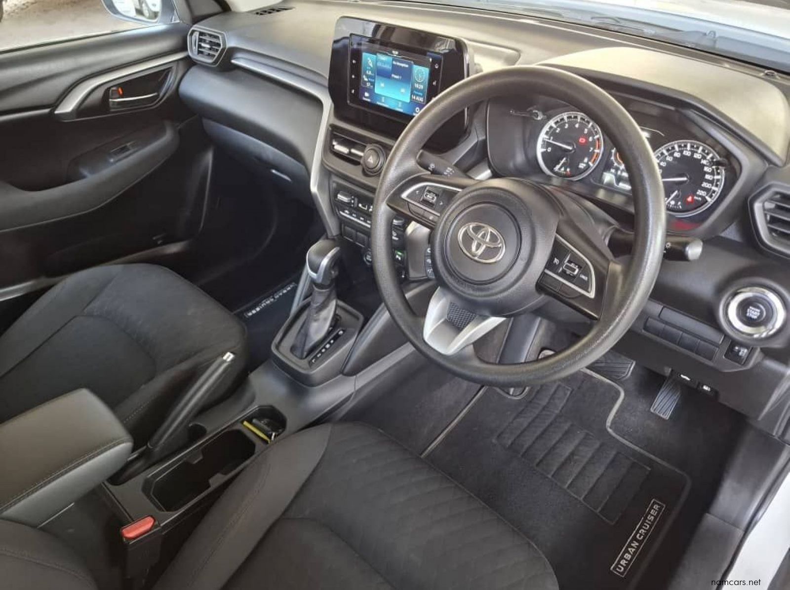 2024 Toyota URBAN CRUISER 1.5 XR AUTO pictures