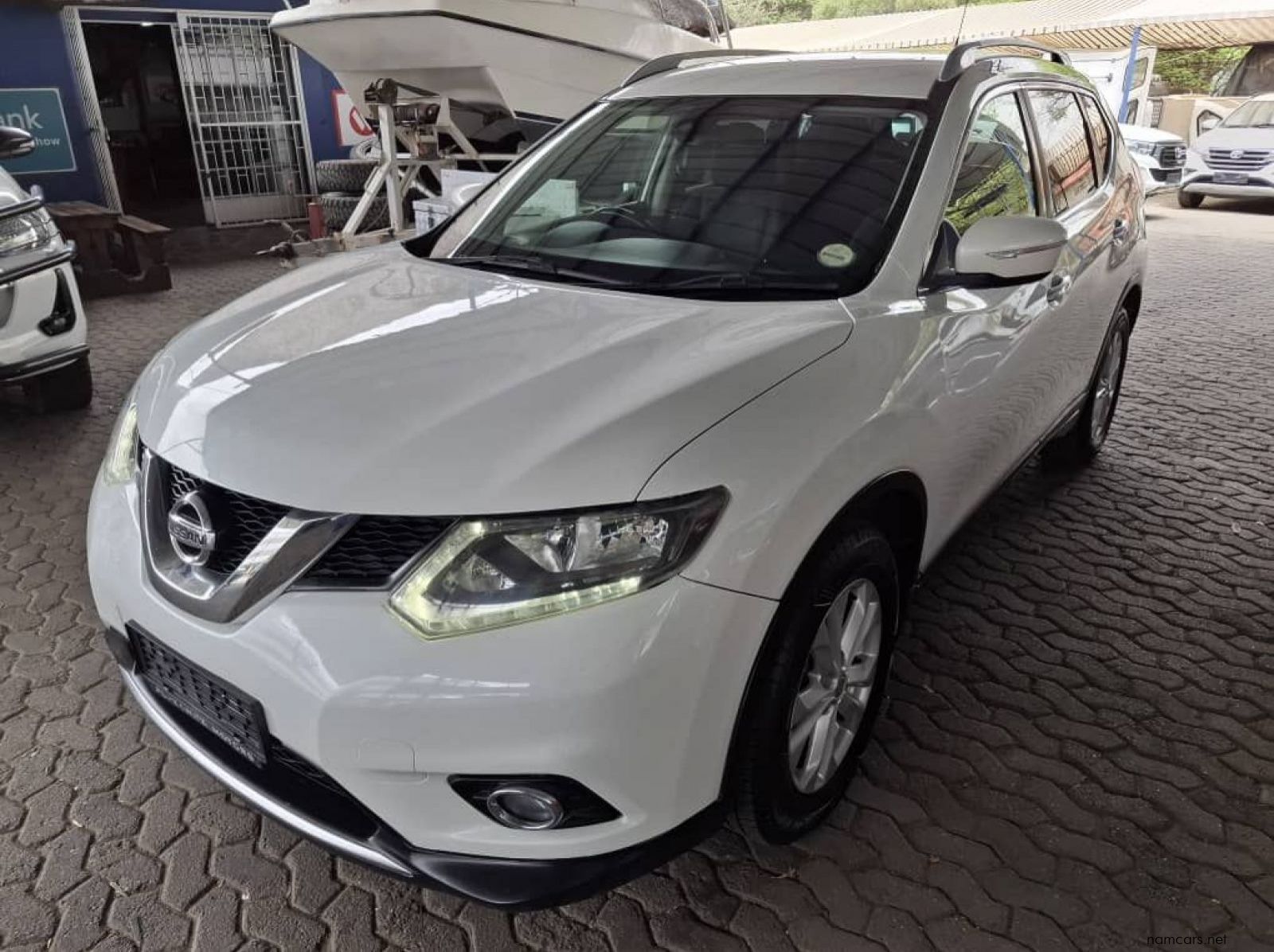 2017 Nissan X-TRAIL 2.5 ACCENTA 4X4 / AWD AUTO pictures