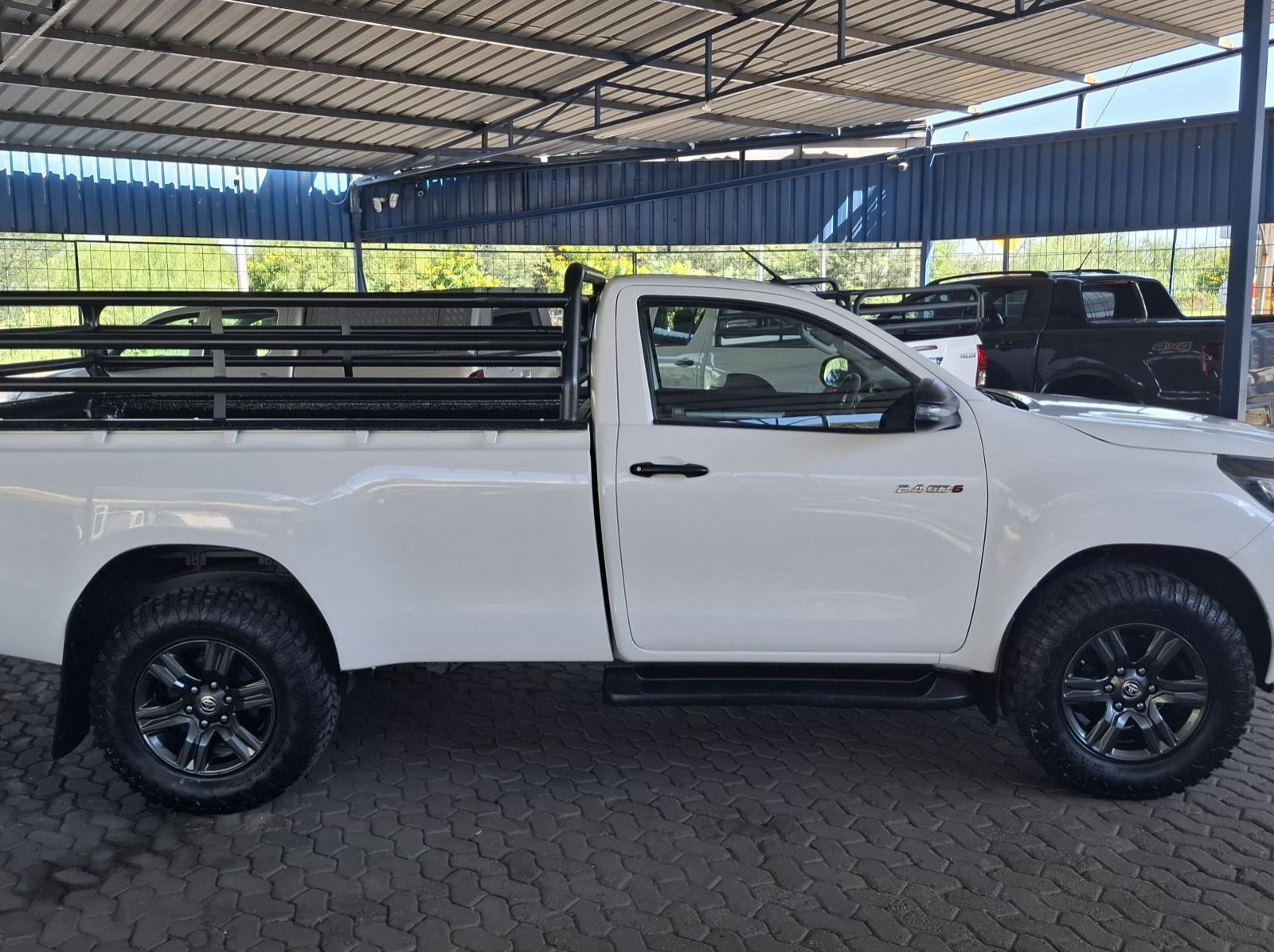 Used Toyota HILUX 2.4 RAIDER 4X4 S/CAB AUTO for sale in Windhoek, Namibia