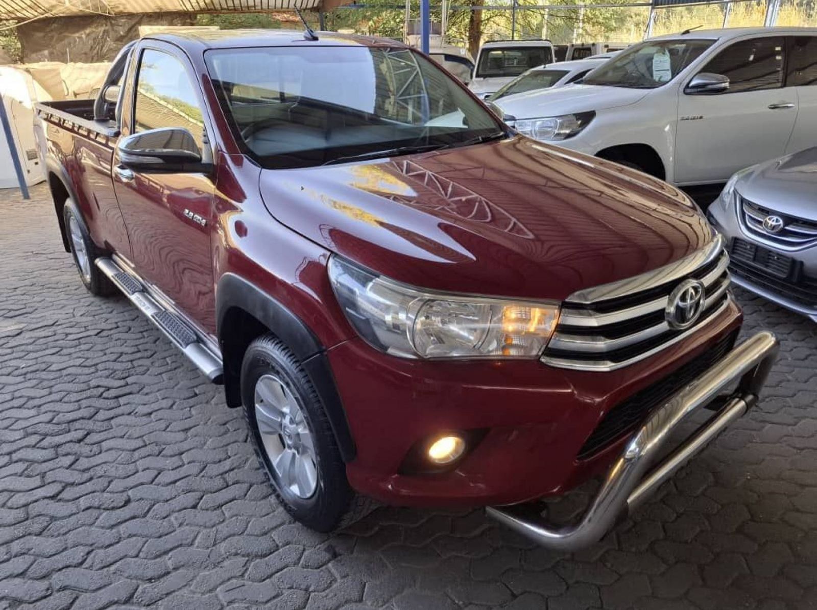 2016 Toyota HILUX 2.8 GD6 RAIDER 4X4 LWB S/CAB pictures