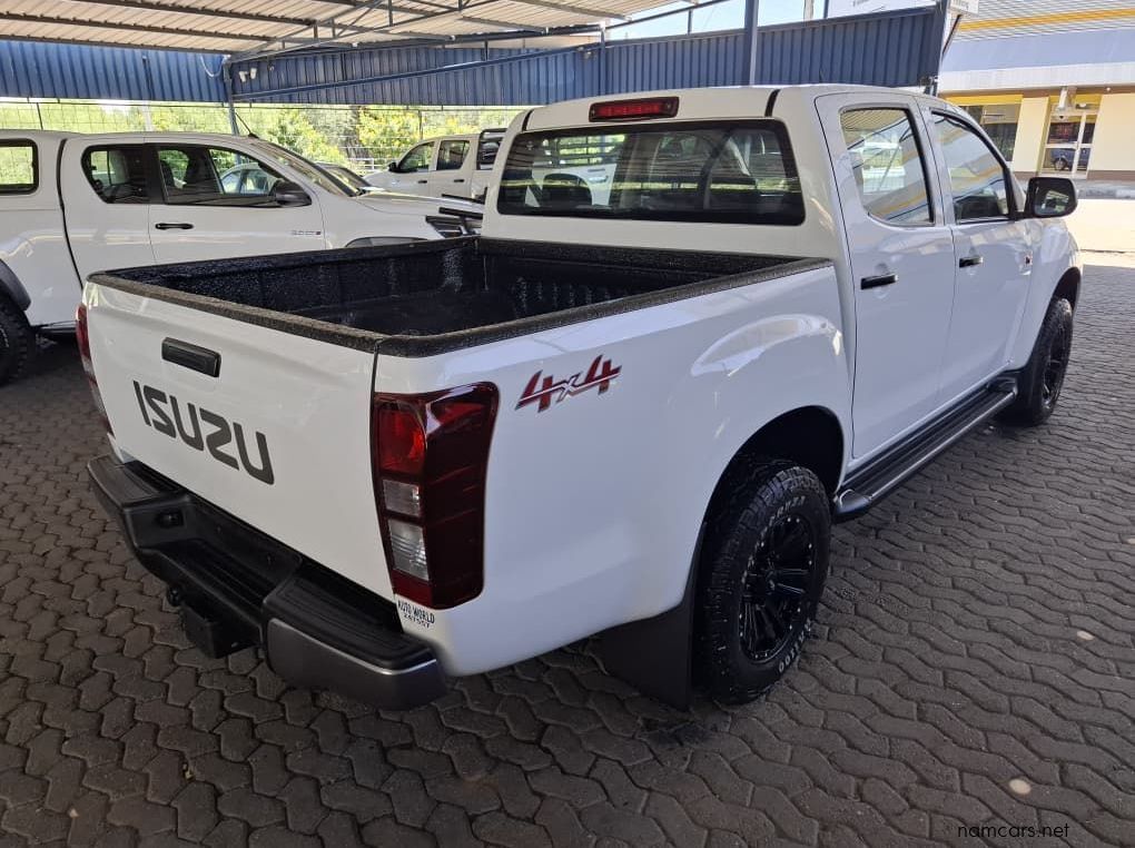 2021 Isuzu D-MAX 2.5 D/CAB 4X4 HI-RIDER pictures