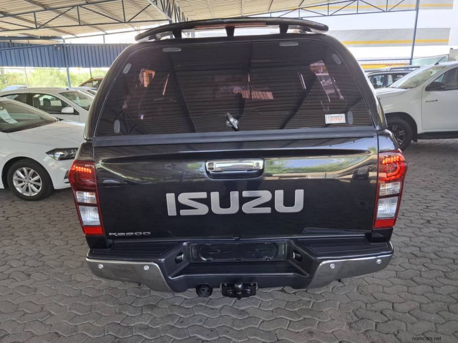 2016 Isuzu KB300 LX D-TEQ D/CAB 4X4 AUTO pictures