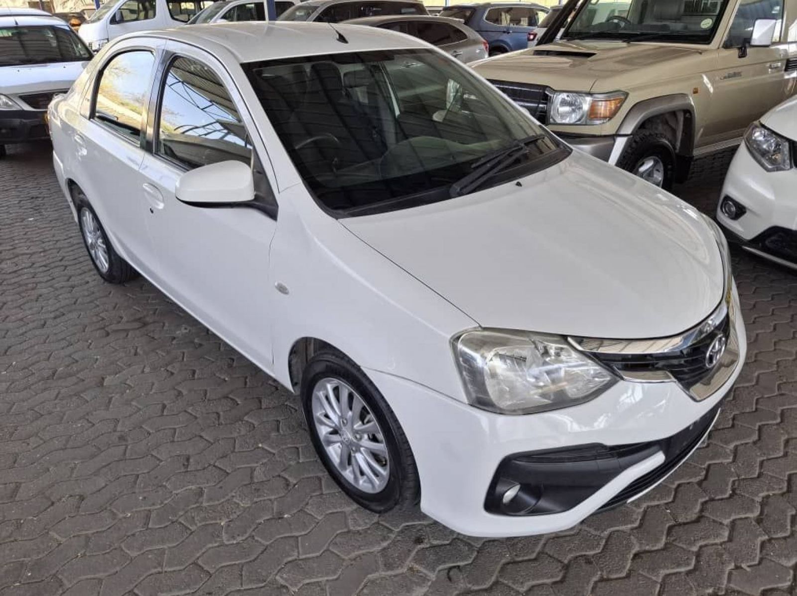 2019 Toyota ETIOS 1.5 SPRINT 4 DOOR pictures