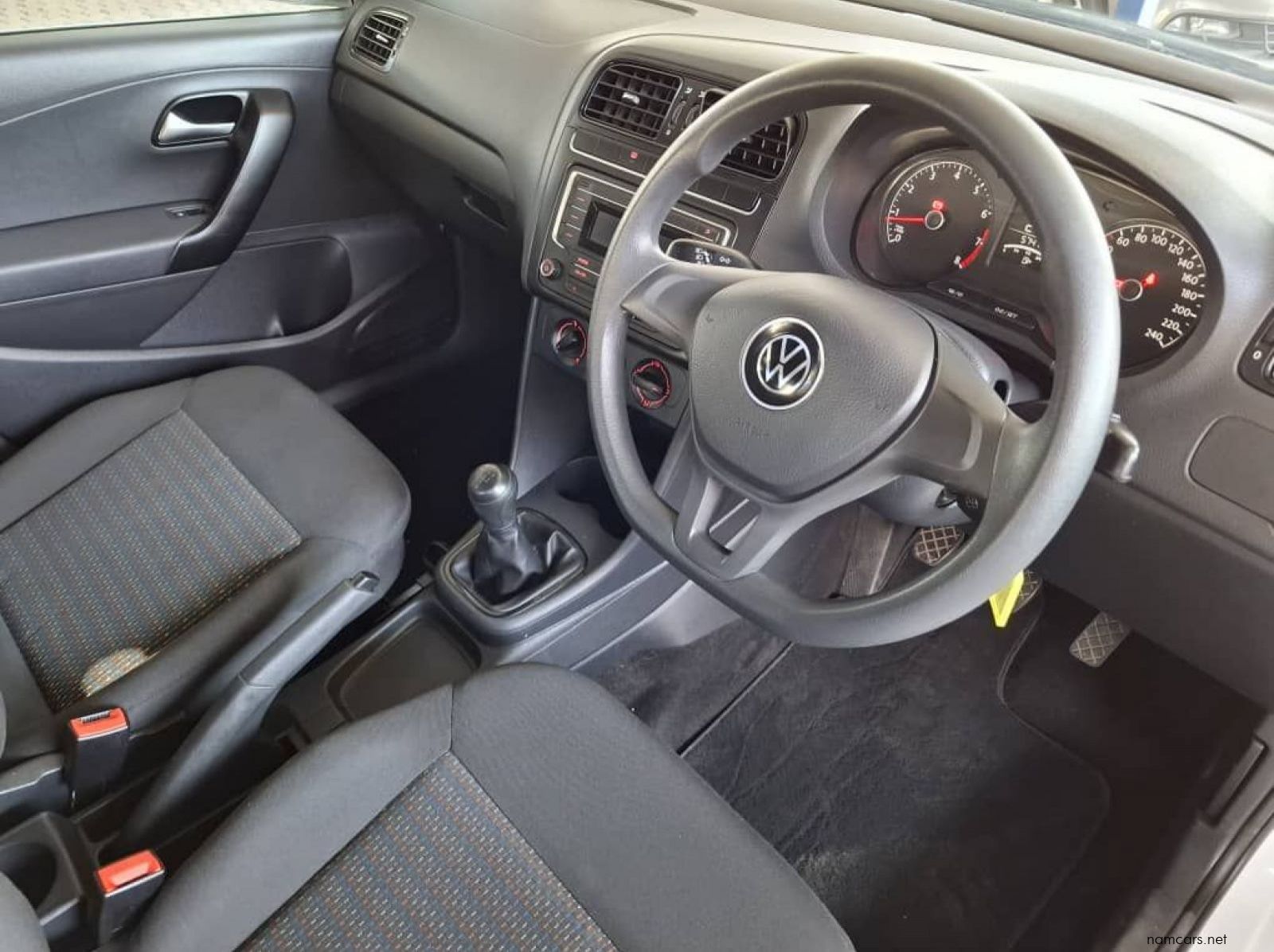 2024 Volkswagen POLO VIVO 1.4 TREDLINE pictures