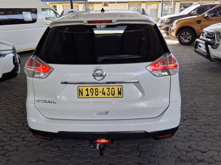 2017 Nissan X-TRAIL 2.5 4X4 pictures