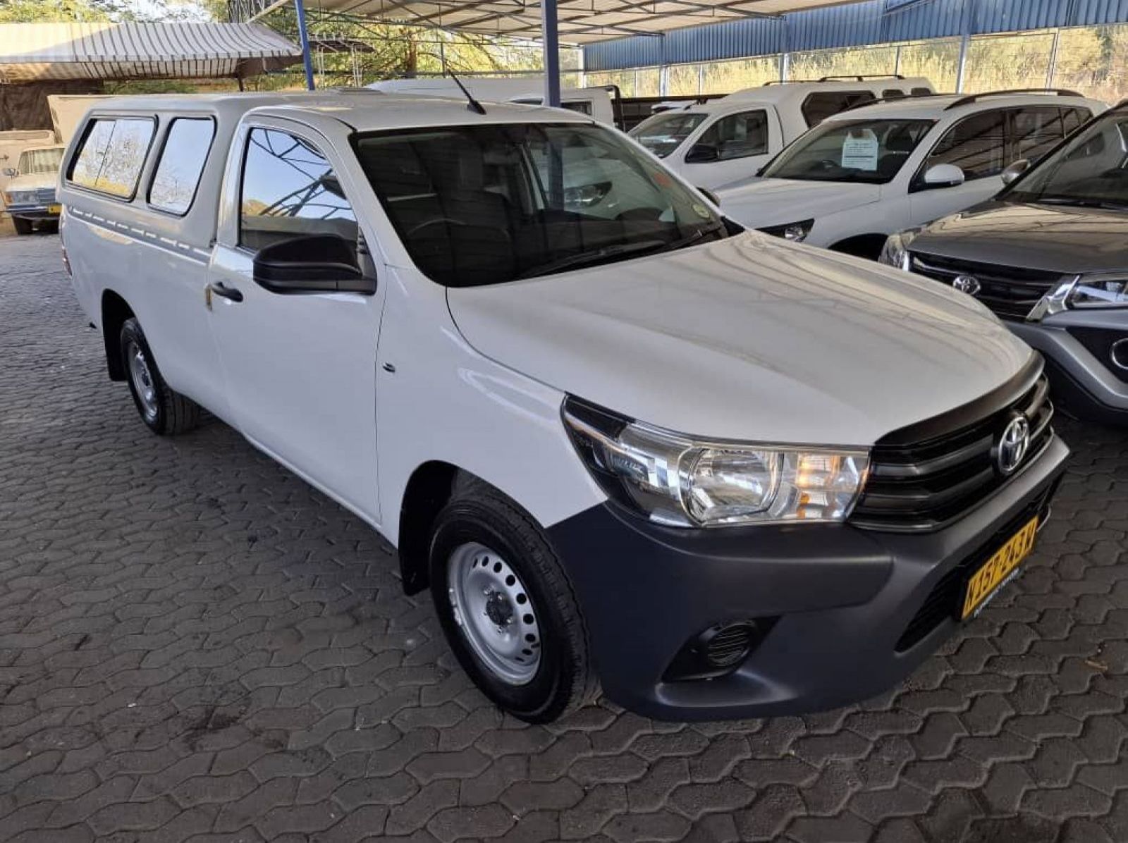 2021 Toyota HILUX 2000 VVTI A/CON CANOPY pictures