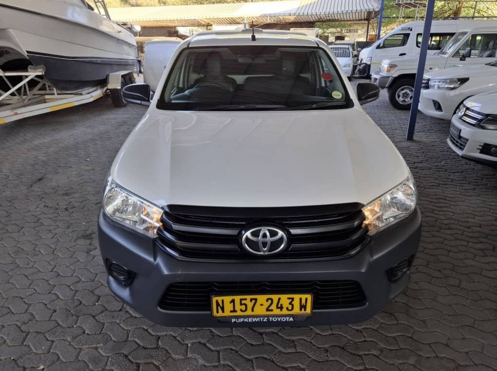 2021 Toyota HILUX 2000 VVTI A/CON CANOPY pictures