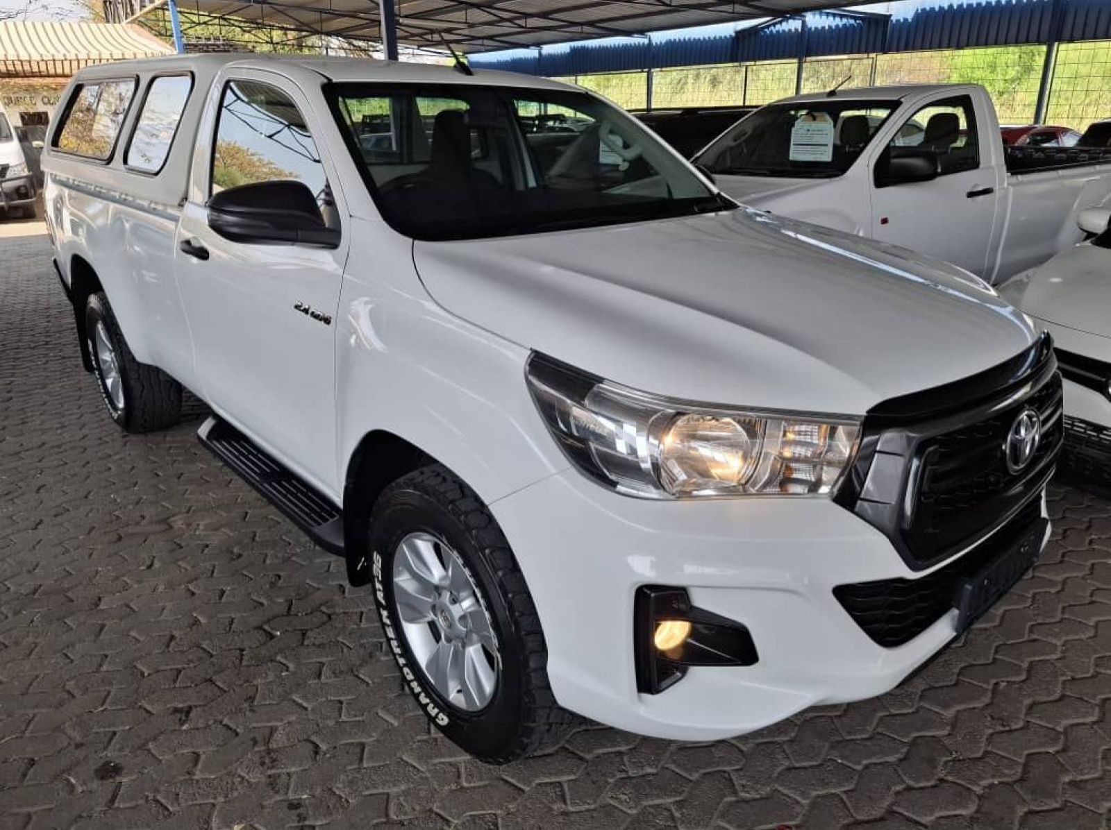 2019 Toyota HILUX 2.4 GD6 SRX 4X2 LWB S/CAB pictures