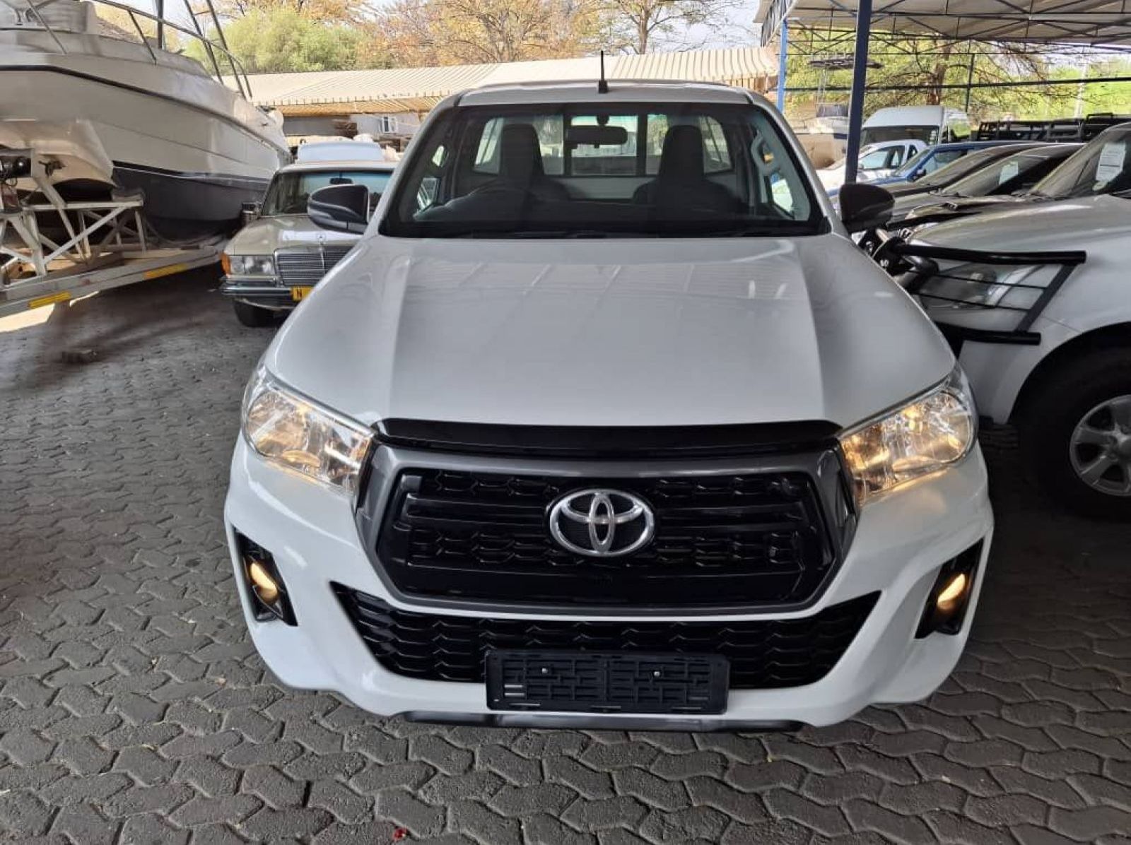 2019 Toyota HILUX 2.4 GD6 SRX 4X2 LWB S/CAB pictures