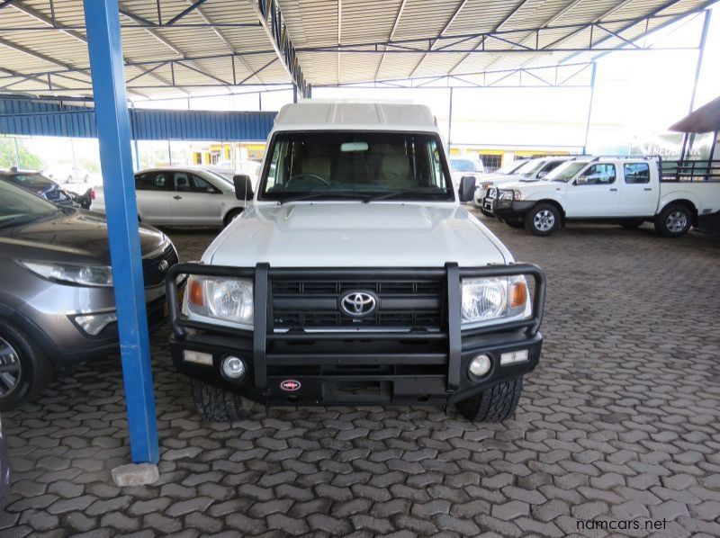 2017 Toyota LANDCRUISER 4,2 DIESEL TOURIST BUS pictures