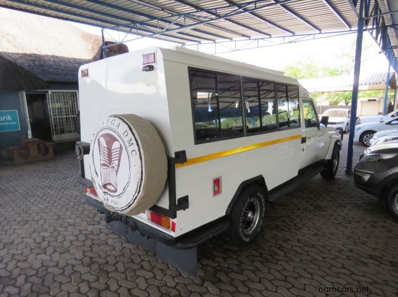 2017 Toyota LANDCRUISER 4,2 DIESEL TOURIST BUS pictures
