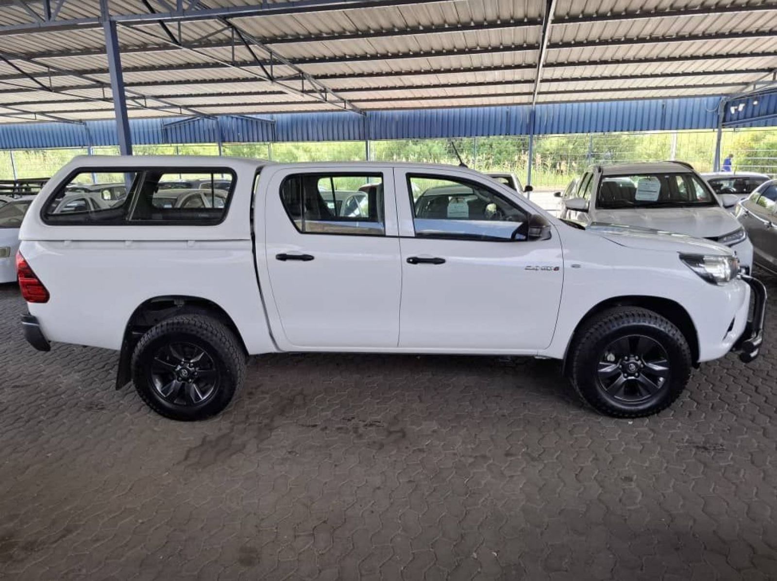 Used Toyota HILUX 2.4 GD6 SR D/CAB MAN  for sale in Windhoek, Namibia